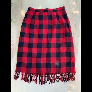 Savion woman’s skirt